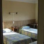 Otel Ecusson Saint-Hilaire-de-Brethmas