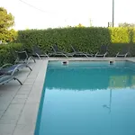 Otel Ecusson Saint-Hilaire-de-Brethmas