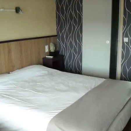 Hotel Ecusson Saint-Hilaire-de-Brethmas