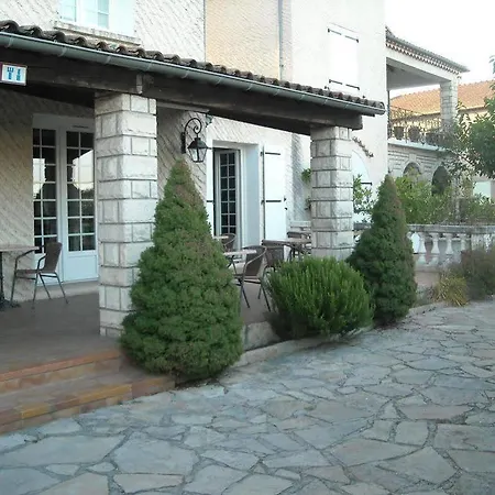 Hotel Ecusson Saint-Hilaire-de-Brethmas