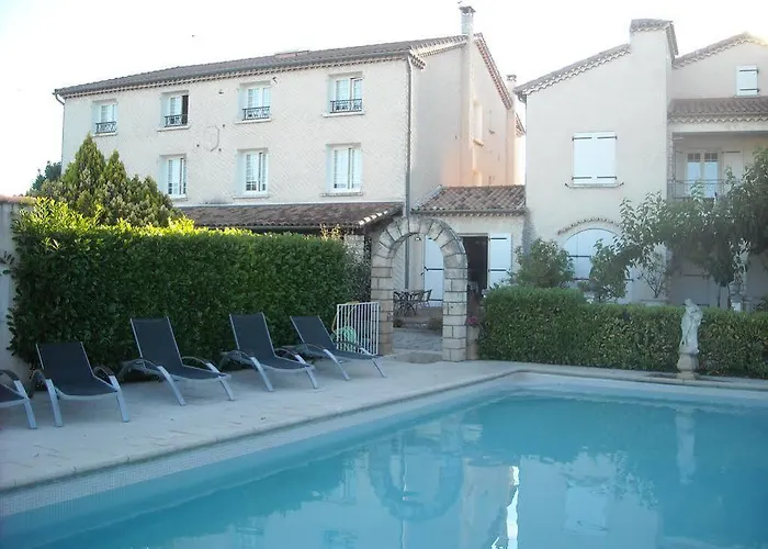 Hotel Ecusson Saint-Hilaire-de-Brethmas